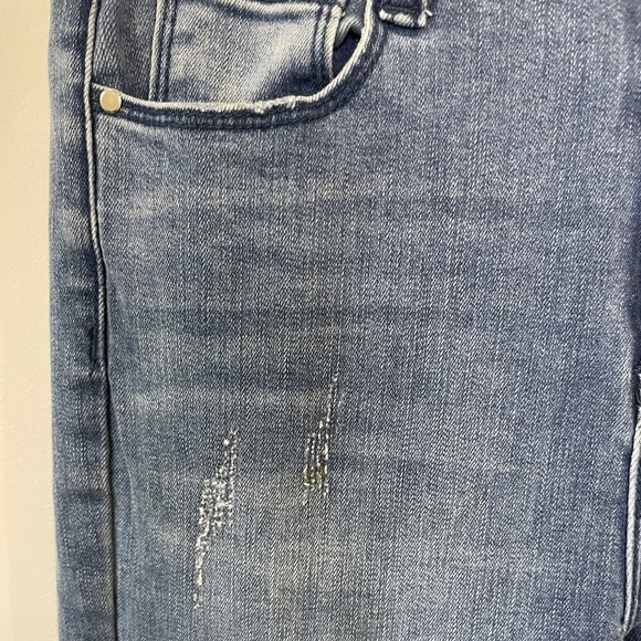 Fashion Nova Ripped Skinny Jeans - Picture 6 of 6